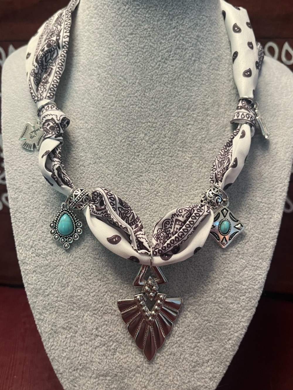 Boho Teardrop Turquoise Charm Bandana Necklace - White & Turquoise